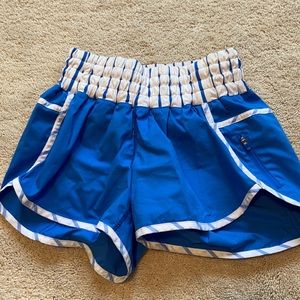 Lululemon tracker shorts, size 6